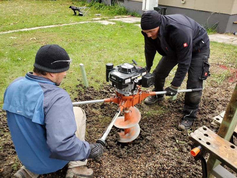 Henk and Greg needed a lot of hours cutting through clay and tree roots!