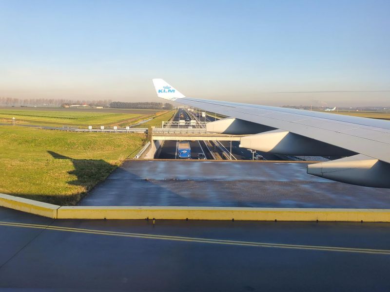 taxiing near Amsterdam airport, crossing a highway