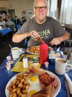 Sidekick cafe breakfast in Roblin