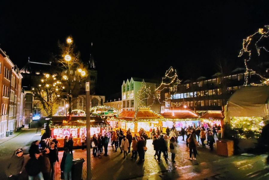 Christmas market on the Katschhof in Aachen