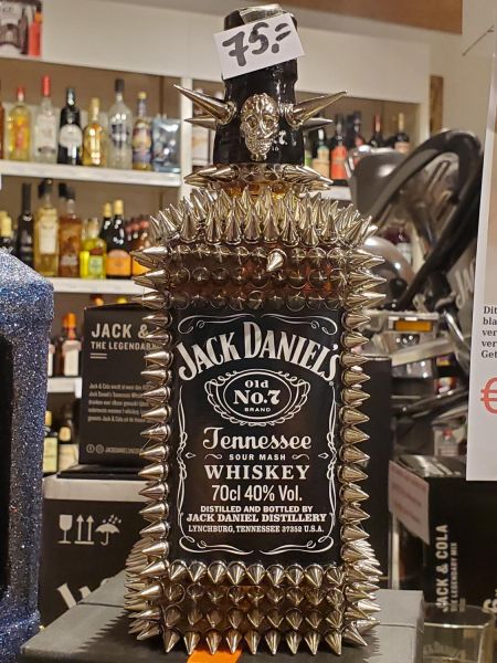 neat JD bottle in Eindhoven, Topslijter Kastelenplein