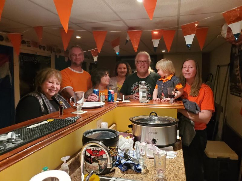 Randi, Tim, Amy, Barb, Nico, Annika and Kristin at the Dutch New Year's Eve Party